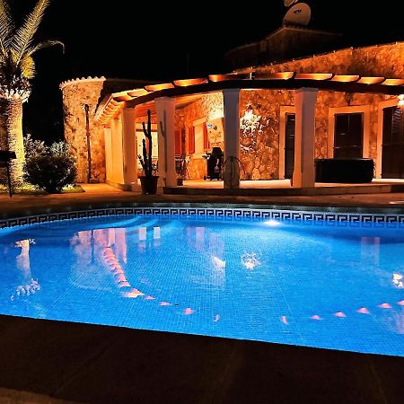 Villa Sanchez In Strandnahe Mit Pool, Jacuzzi, Klima, Wifi, Gas Bbq Santanyí Zewnętrze zdjęcie