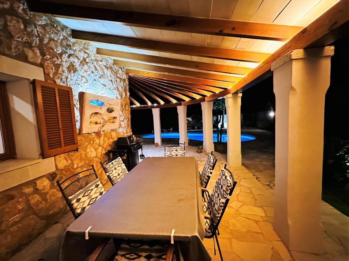 Villa Sanchez In Strandnahe Mit Pool, Jacuzzi, Klima, Wifi, Gas Bbq Santanyí Zewnętrze zdjęcie