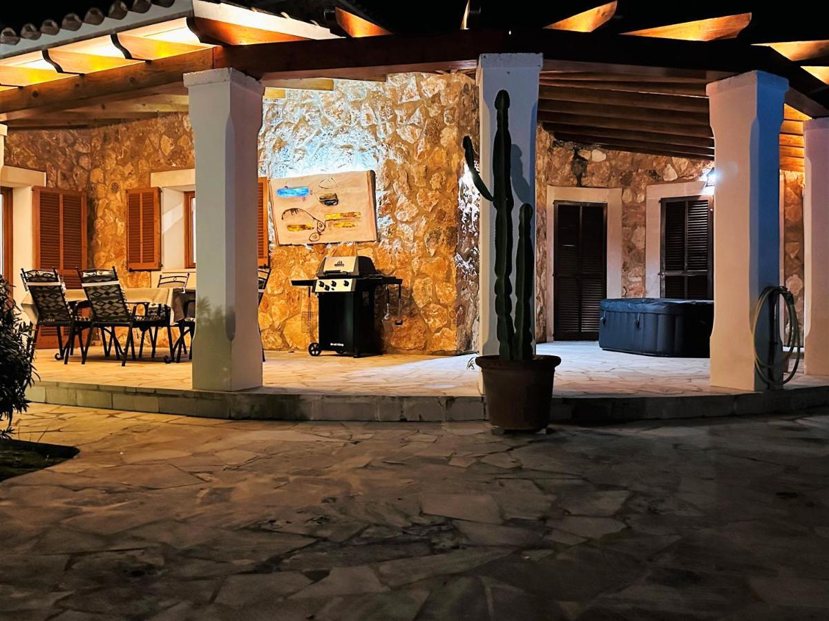 Villa Sanchez In Strandnahe Mit Pool, Jacuzzi, Klima, Wifi, Gas Bbq Santanyí Zewnętrze zdjęcie