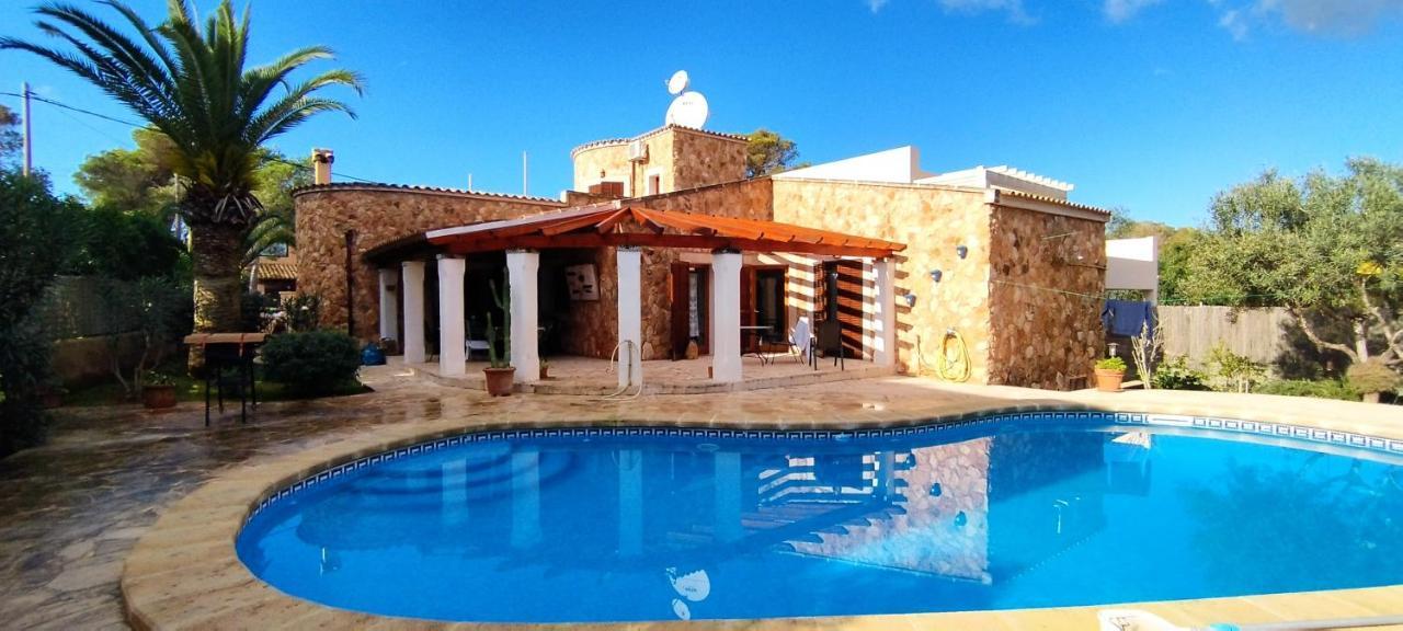 Villa Sanchez In Strandnahe Mit Pool, Jacuzzi, Klima, Wifi, Gas Bbq Santanyí Zewnętrze zdjęcie