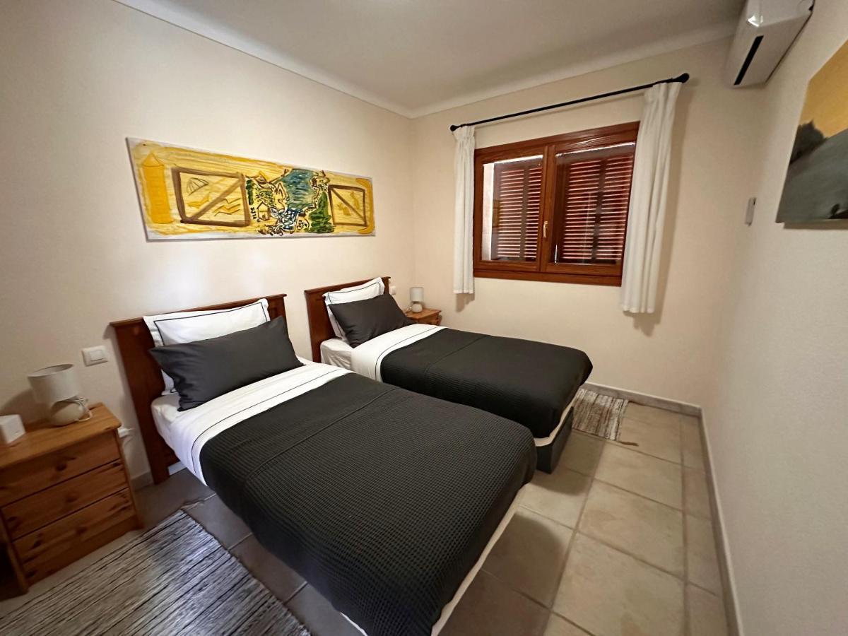 Villa Sanchez In Strandnahe Mit Pool, Jacuzzi, Klima, Wifi, Gas Bbq Santanyí Zewnętrze zdjęcie