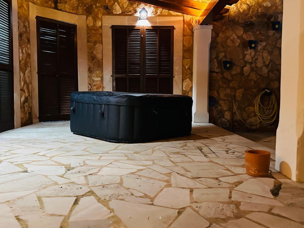 Villa Sanchez In Strandnahe Mit Pool, Jacuzzi, Klima, Wifi, Gas Bbq Santanyí Zewnętrze zdjęcie